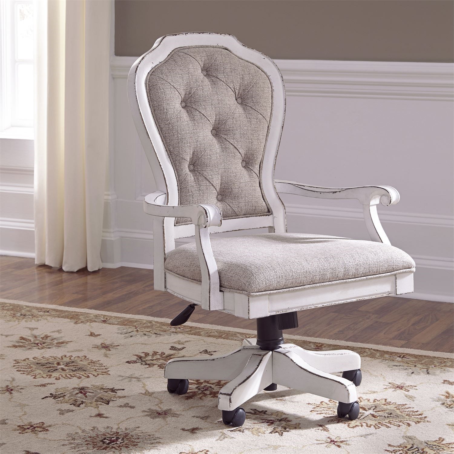 Liberty Furniture Magnolia Manor Traditional Executive Desk Chair